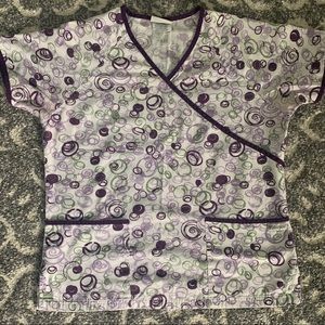 Uniform advantage scrub top